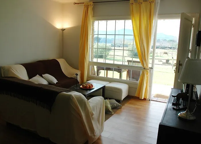 Residential Horse Club Costa Brava بيت شباب *